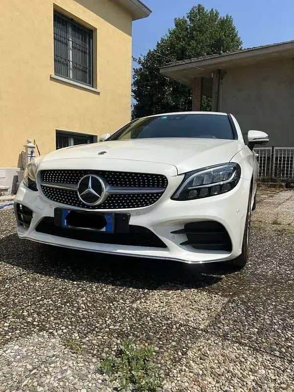 Usata Mercedes C180 Premium 156 CV (114 kW) 2022 Coupé