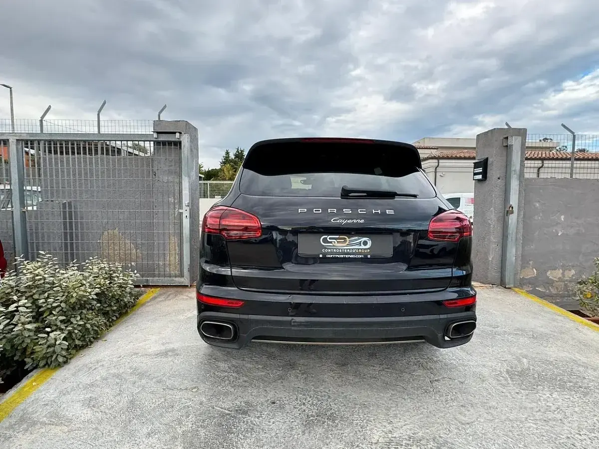 Usata Porsche Cayenne 250 CV (183 kW) 2015 Nero SUV
