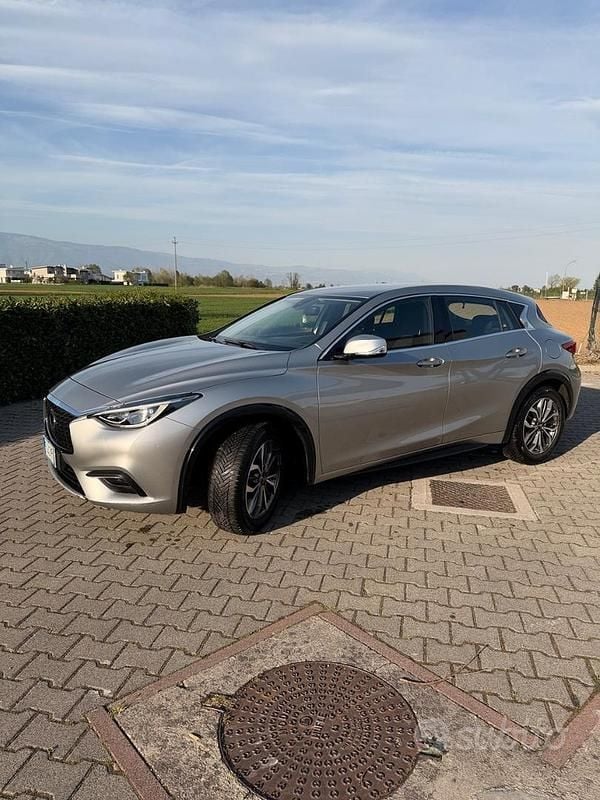 Usata Infiniti Q30 Premium 109 CV (80 kW) 2016 Grigio Berlina