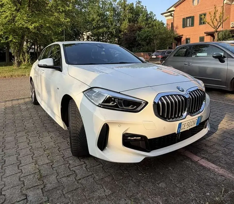 Usado BMW 116 M Sport 109 HP (80 kW) 2021 Citadino