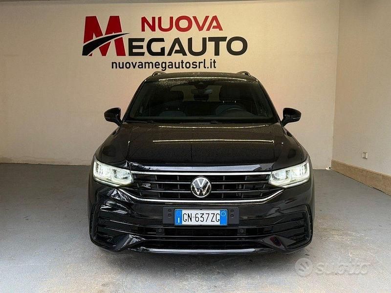 Usata VW Tiguan R-line 150 CV (110 kW) 2023 Nero SUV