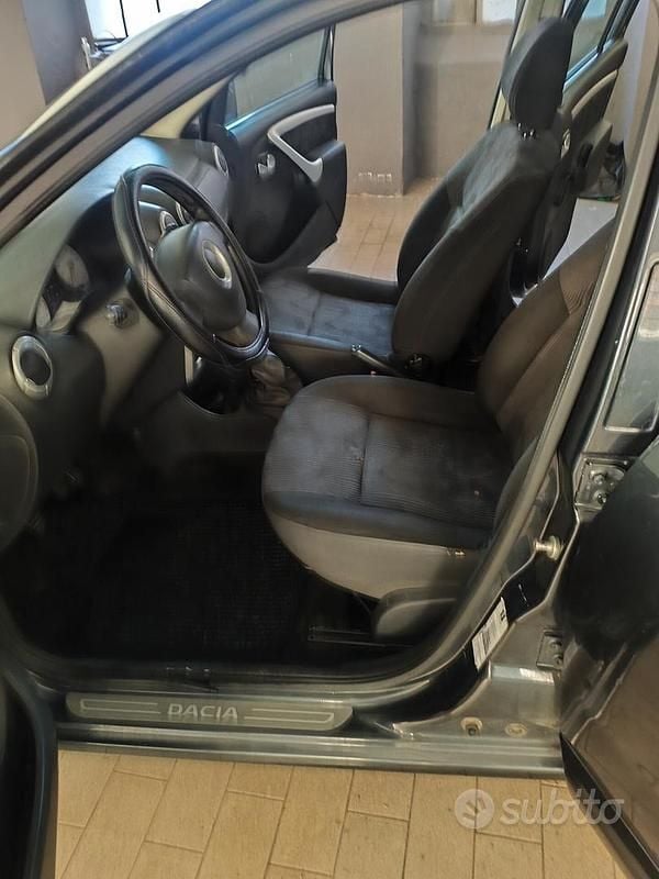 Gebraucht Dacia Logan Lauréate 75 PS (55 kW) 2008 Grau Kombi