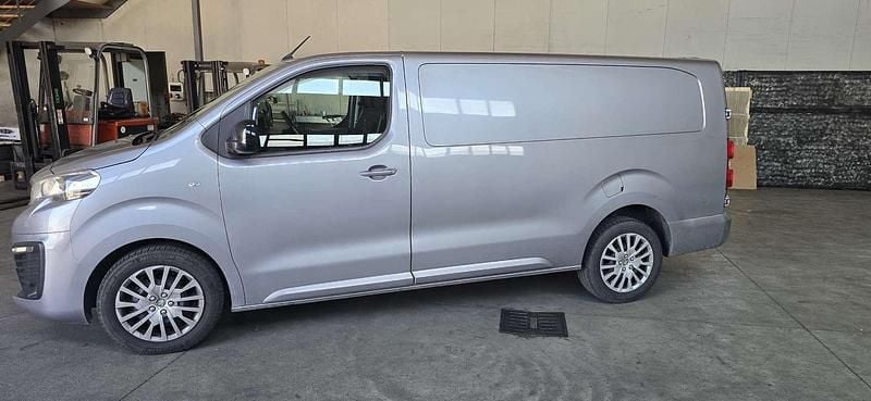 Usata Peugeot Expert 144 CV (105 kW) 2022 Argento Furgone