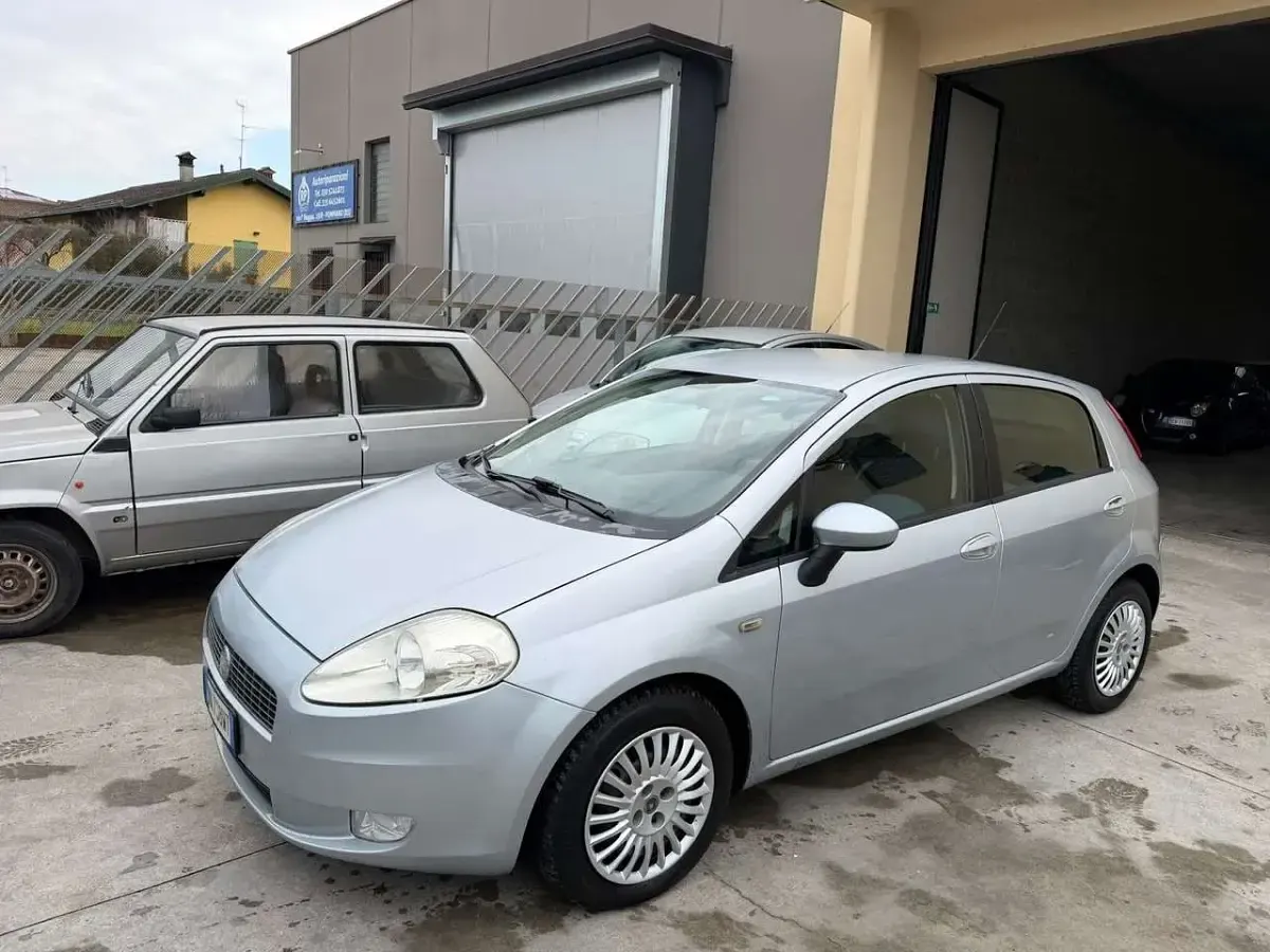 Usata Fiat Grande Punto Active 65 CV (47 kW) 2010 Other Utilitaria