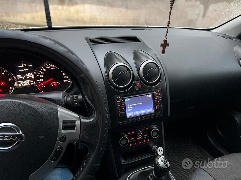 Usata Nissan Qashqai N-TEC 150 CV (110 kW) 2010 Bianco SUV