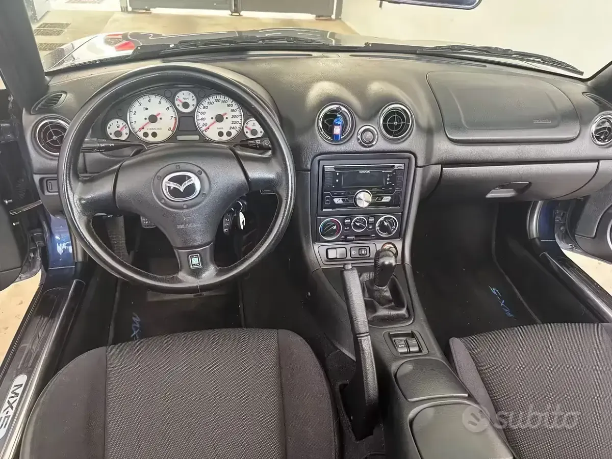 Usata Mazda MX5 110 CV (80 kW) 2003 Blu Cabrio