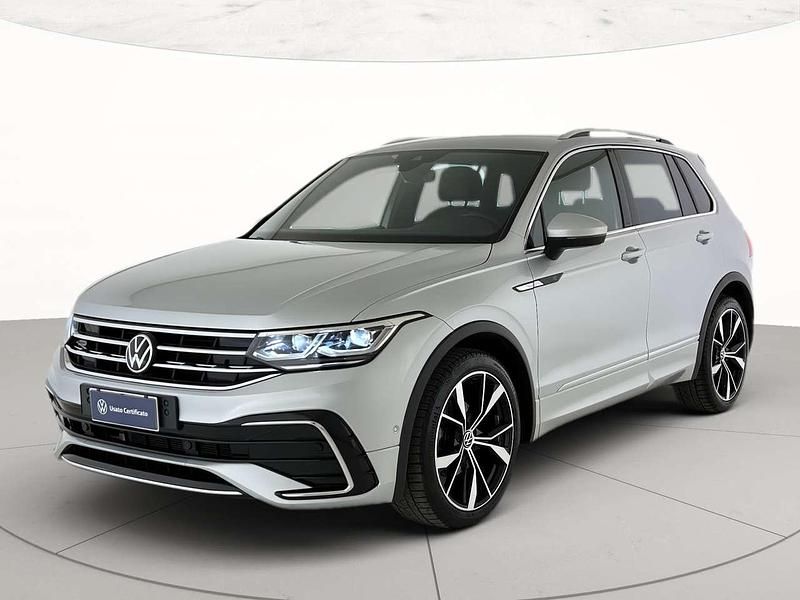 Usata VW Tiguan R-line 150 CV (110 kW) 2023 Reflex silver metallizzato SUV