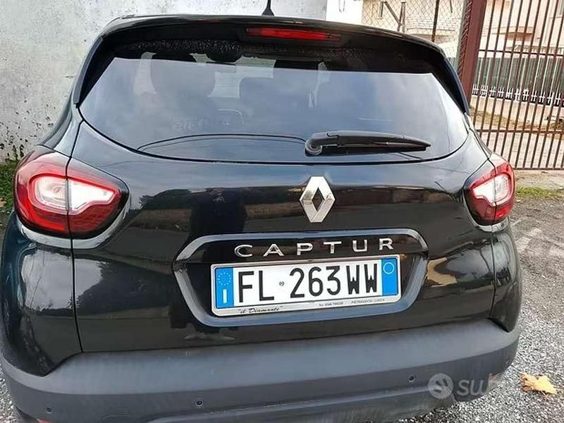 Usata Renault Captur Zen 90 CV (66 kW) 2017 Nero SUV