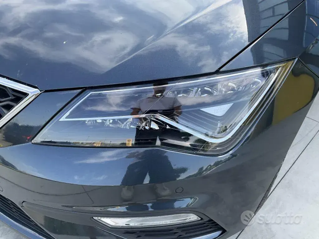 Usata Seat Leon FR 131 CV (96 kW) 2020 Grigio Berlina