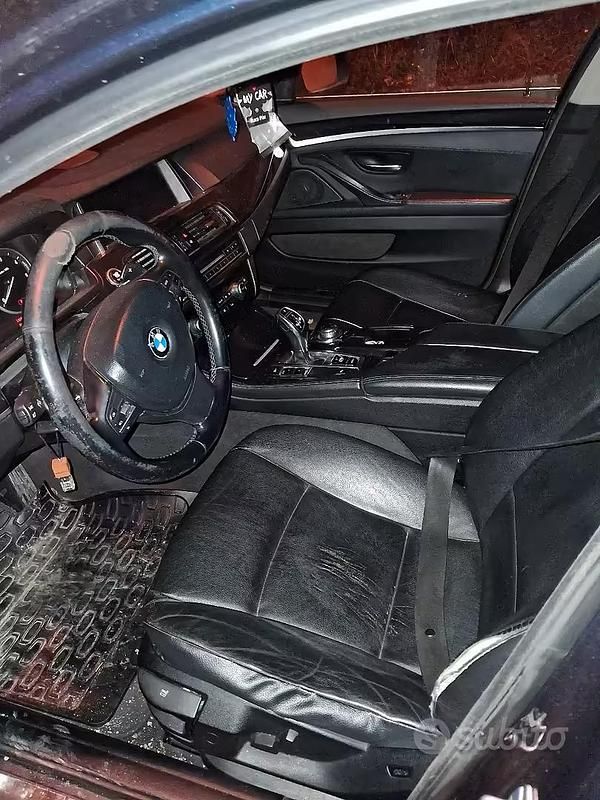 Begagnad BMW 520 2011 Blå Kombi