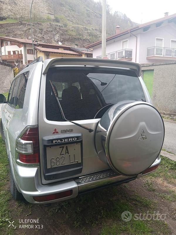 Usata Mitsubishi Pajero 2001 Grigio SUV