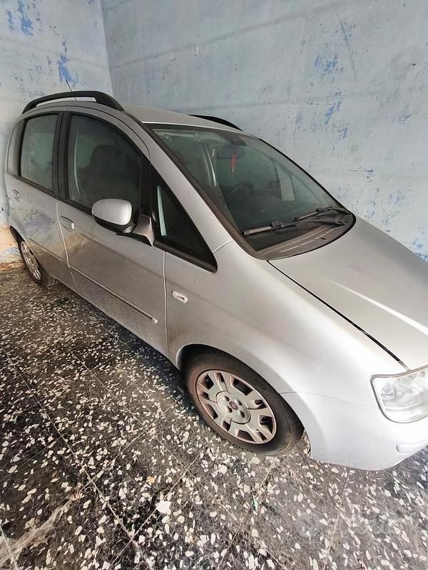 Usata Fiat Idea 95 CV (69 kW) 2012 Monovolume