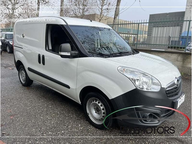 Usata Opel Combo 95 CV (69 kW) 2017 Bianco Furgone