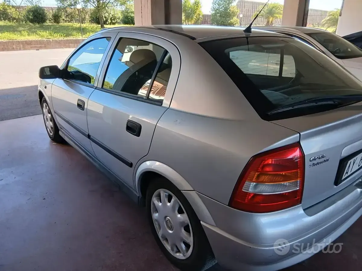 Usata Opel Astra 101 CV (74 kW) 1998 Grigio Station wagon