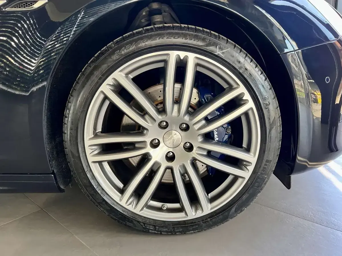 Usata Maserati Ghibli GranLusso 430 CV (316 kW) 2020 Blu nobile Berlina