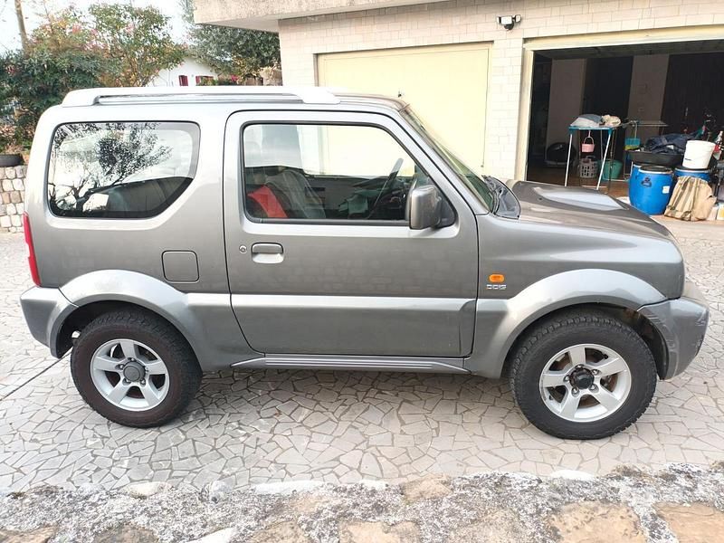 Grigio Usata 2007 Suzuki Jimny SUV | 9900 € (Cara) - Immagine 1/4