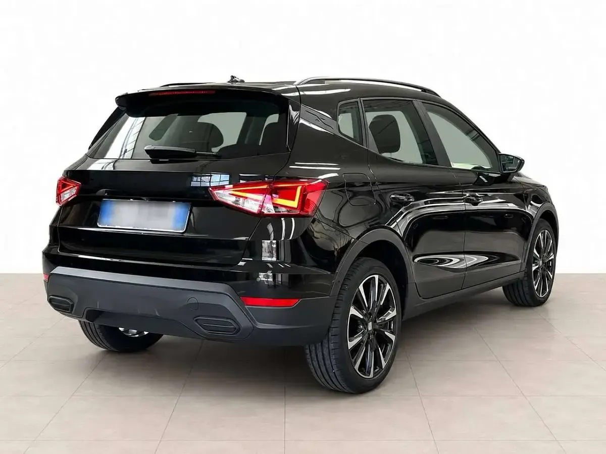 Usata Seat Arona Black Edition 95 CV (69 kW) 2024 Nero midnight SUV
