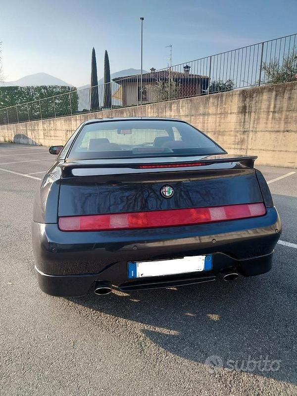 Usata Alfa Romeo GTV 150 CV (110 kW) 2002 Nero Coupé