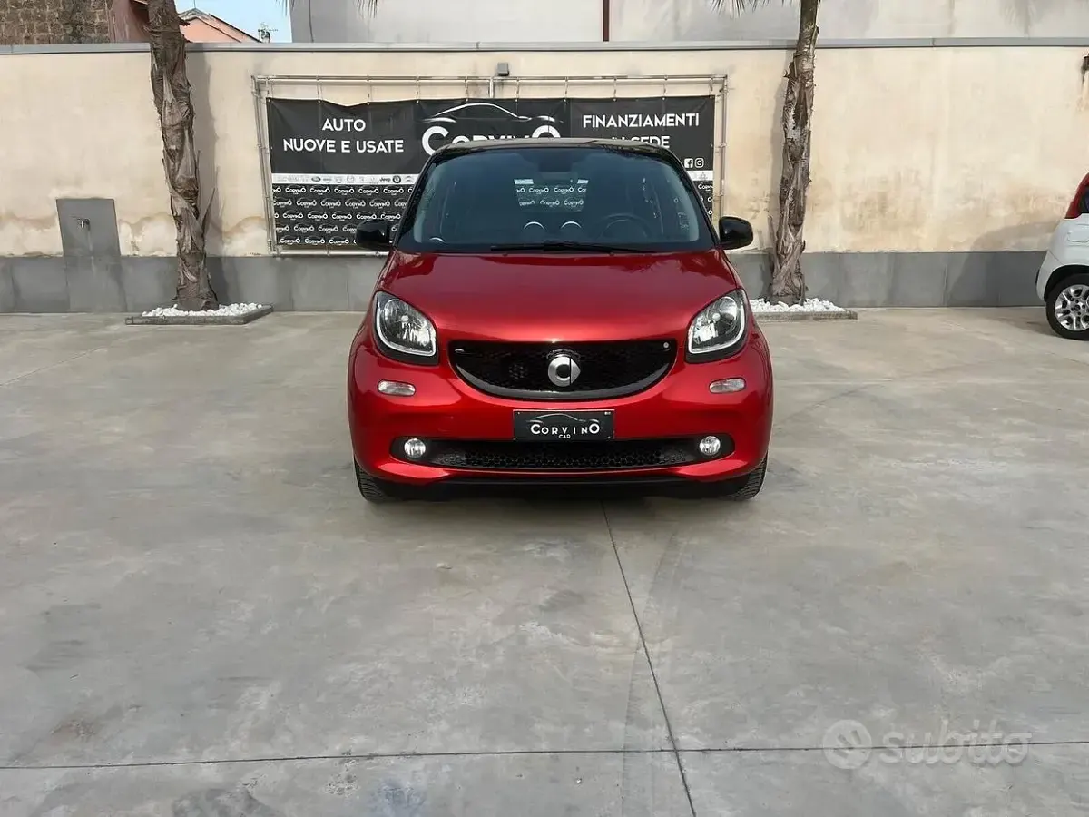 Usata Smart ForFour Prime 71 CV (52 kW) 2015 Rosso Utilitaria