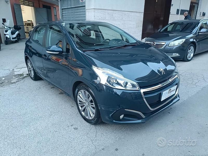 Usata Peugeot 208 Active 2016 Blu Utilitaria