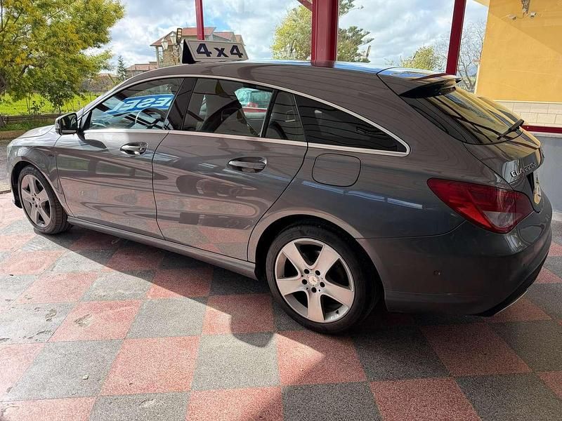Usata Mercedes CLA220 Shooting Brake Premium 177 CV (130 kW) 2017 Grigio medio met. Station wagon