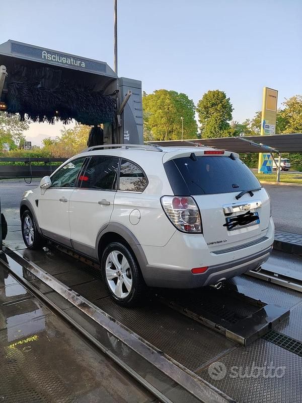 Usata Chevrolet Captiva 150 CV (110 kW) 2010 Bianco SUV