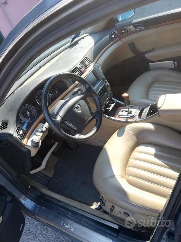 Usata Lancia Thesis 215 CV (158 kW) 2002 Grigio Berlina