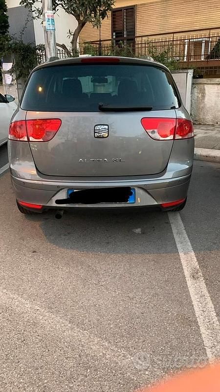 Usata Seat Altea XL 105 CV (77 kW) 2007 Grigio Monovolume