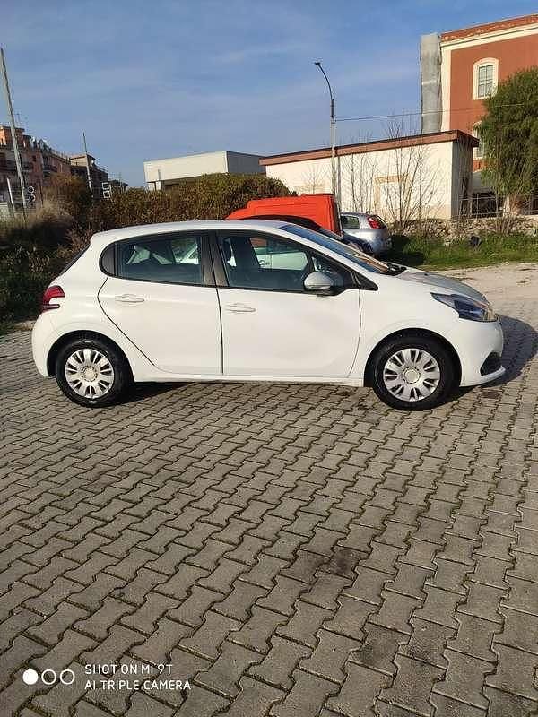 Usata Peugeot 208 Active 82 CV (60 kW) 2018 Utilitaria