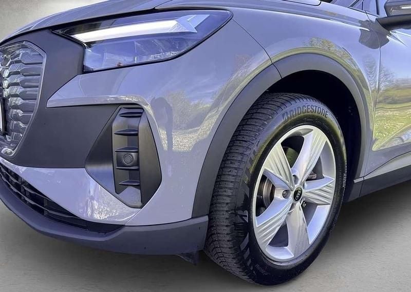 Usata Audi Q4 e-tron Ambiente 125 kW (170 CV) 2023 Grigio SUV