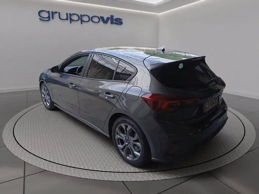 Usata Ford Focus ST-Line 125 CV (91 kW) 2022 Magnetic grey Berlina