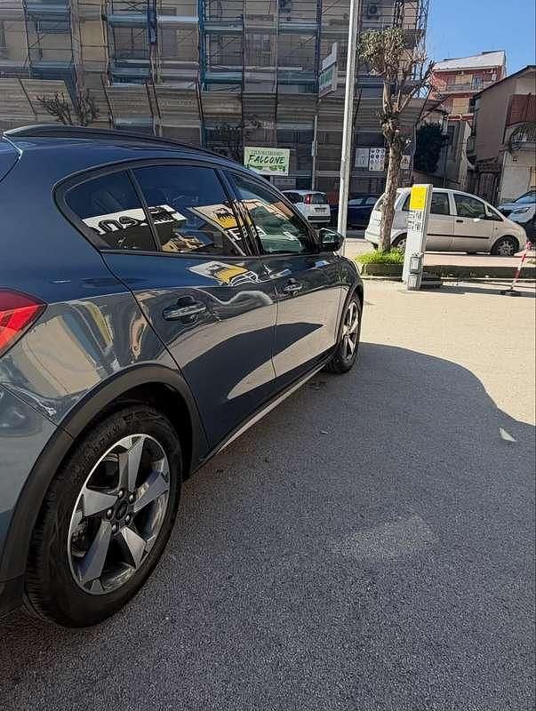 Usata Ford Focus Active 125 CV (91 kW) 2021 Berlina