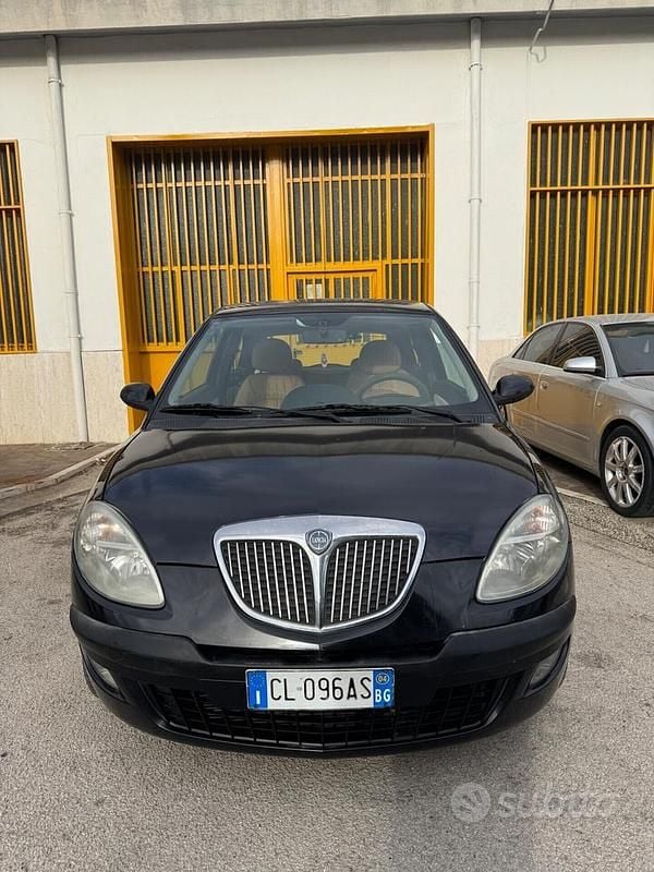 Nero Usata 2004 Lancia Ypsilon Due volumi | 2000 € (Ottimo prezzo) - Immagine 1/4