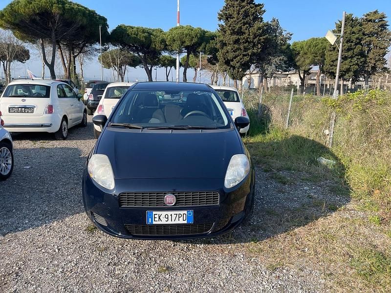 Usata Fiat Punto Active 59 CV (43 kW) 2011 Blu Utilitaria