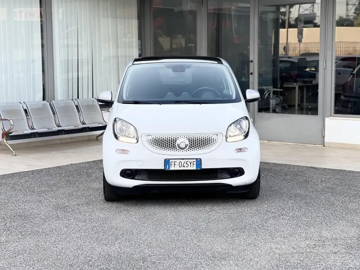 Usata Smart ForFour Passion 71 CV (52 kW) 2016 Bianco Utilitaria