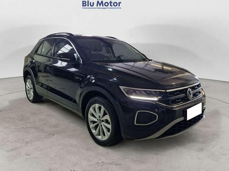 Usata VW T-Roc Life 110 CV (80 kW) 2022 Deep black perlato SUV