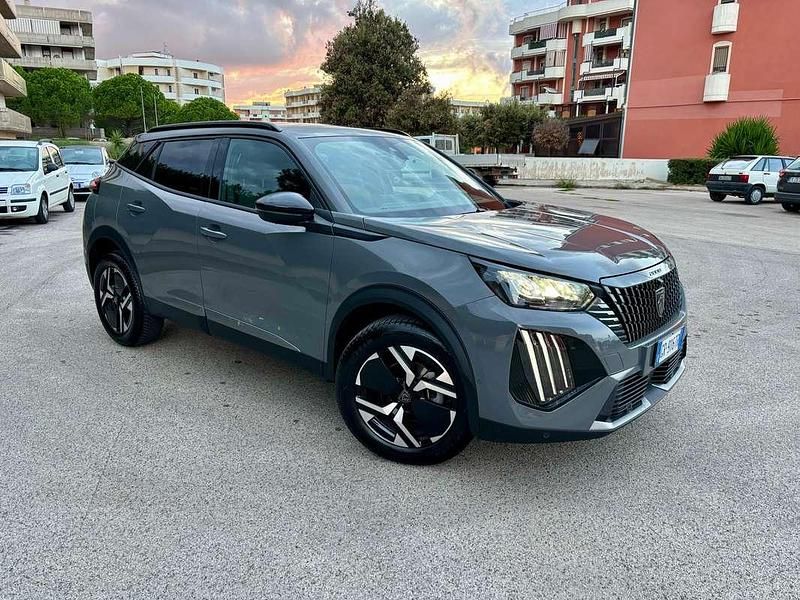 Usata Peugeot 2008 Allure 110 CV (80 kW) 2023 SUV