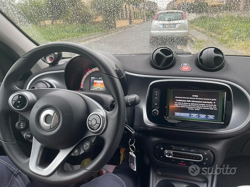 Usata Smart ForFour 90 CV (66 kW) 2018 Utilitaria