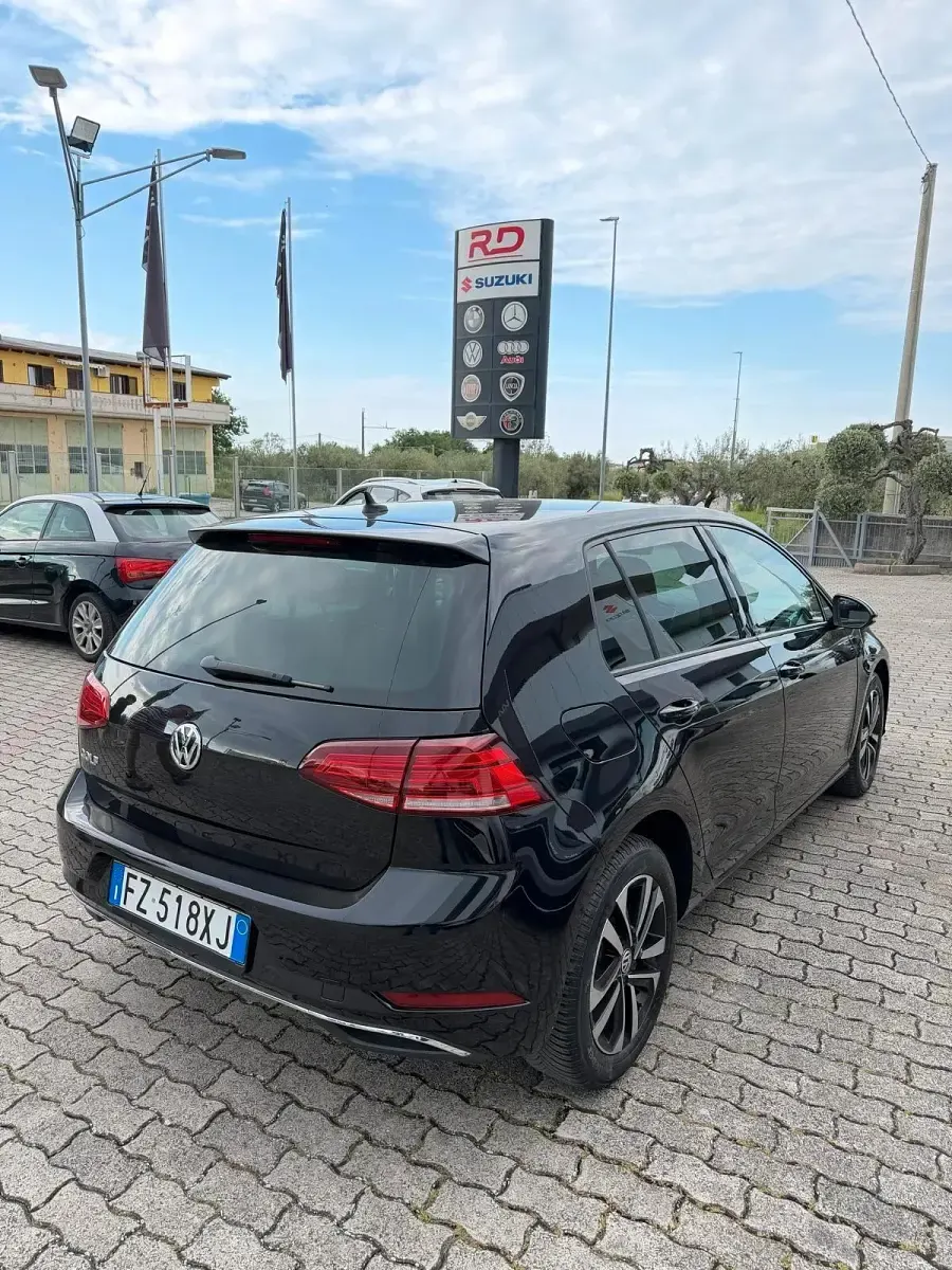Używany VW Golf VII IQ Drive 116 KM (85 kW) 2019 Czarny Sedan/Limuzyna
