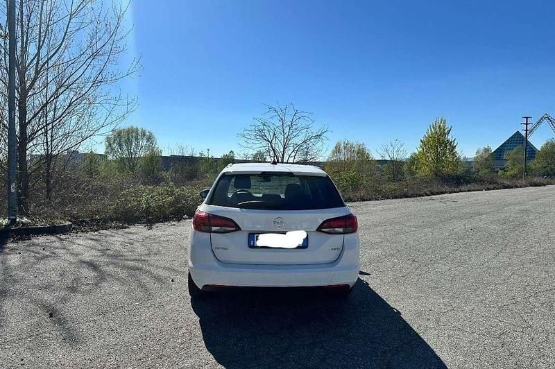 Usata Opel Astra Dynamic 136 CV (100 kW) 2017 Station wagon