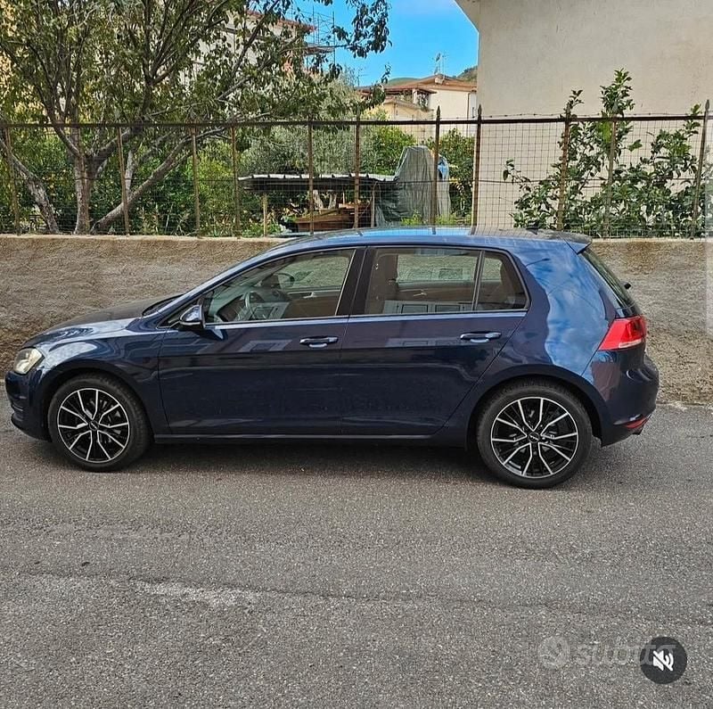 Usata VW Golf VII Comfortline 105 CV (77 kW) 2015 Blu Berlina
