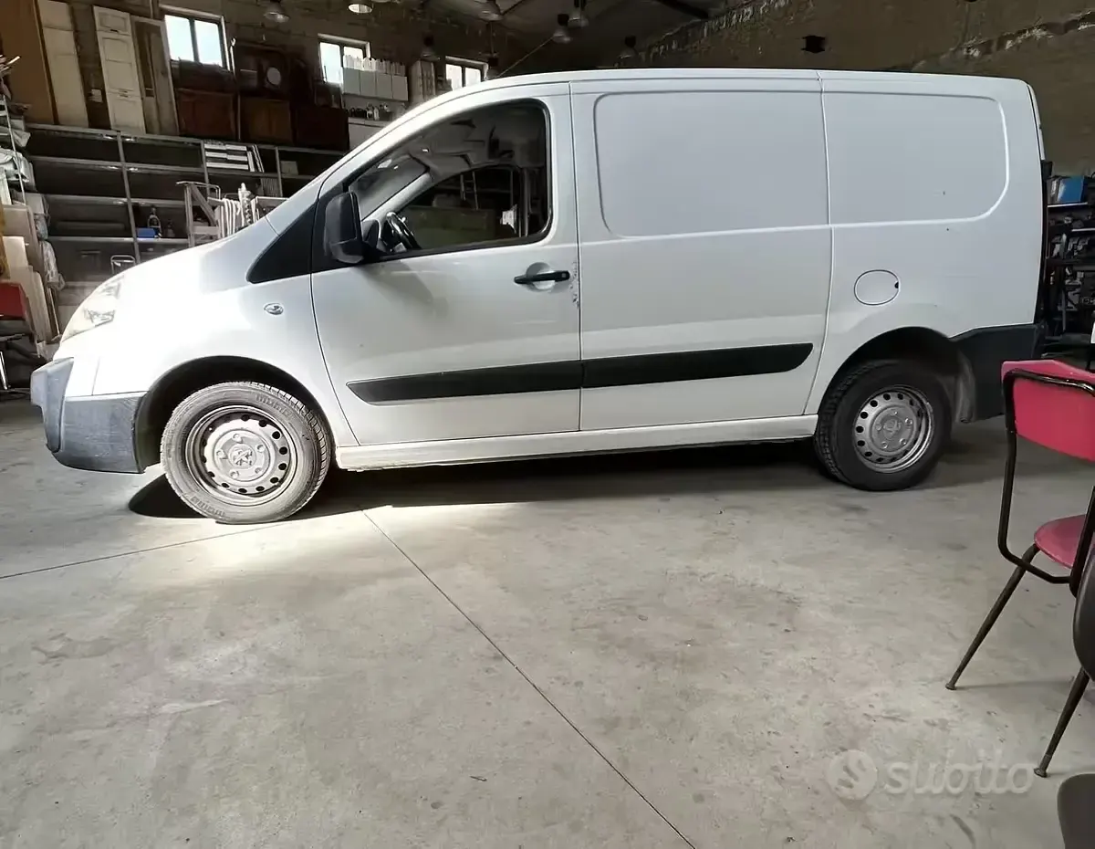 Usata Peugeot Expert 128 CV (94 kW) 2012 Furgone