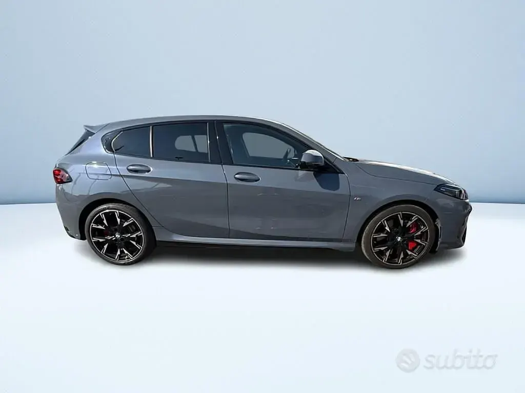 Usata BMW 118 M Sport 150 CV (110 kW) 2025 Grigio metallizzato Utilitaria
