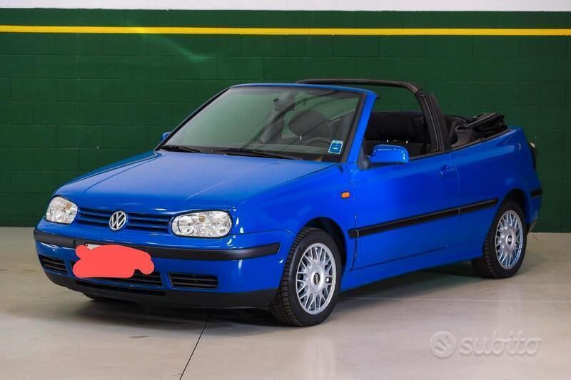 Usata VW Golf Cabriolet 101 CV (74 kW) 1998 Blu Cabrio