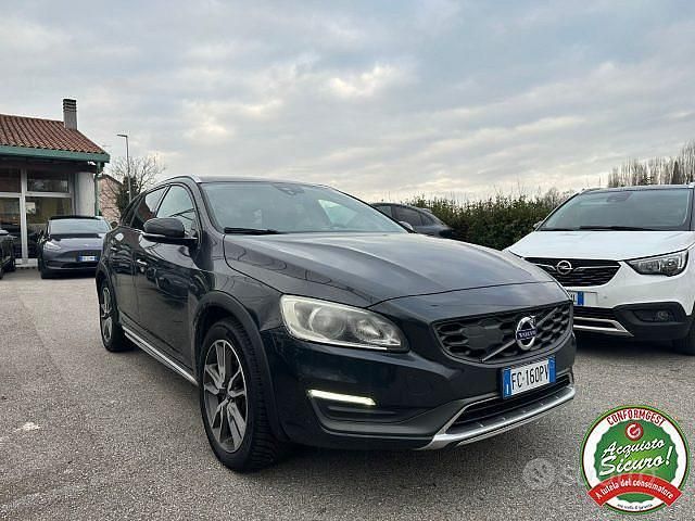 Occasion Volvo V60 CC Momentum 150 PK (110 kW) 2016 Grijs Stationwagen