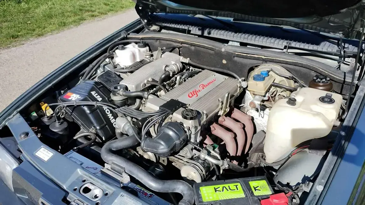 Usata Alfa Romeo 75 148 CV (108 kW) 1992 Verde Berlina