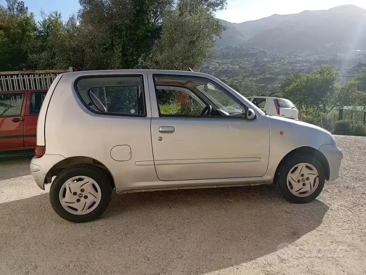 Usata Fiat 600 54 CV (39 kW) 2007 Grigio Utilitaria