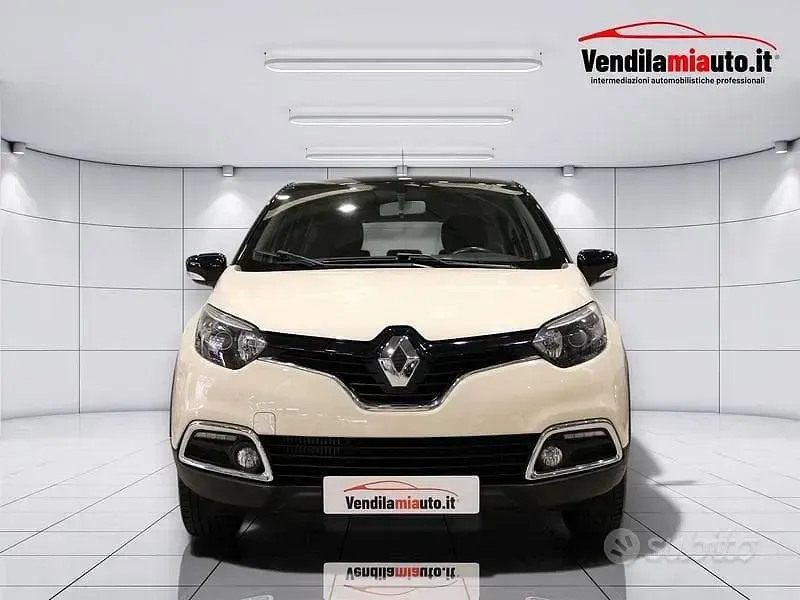 Usata Renault Captur Intens 90 CV (66 kW) 2016 Beige SUV