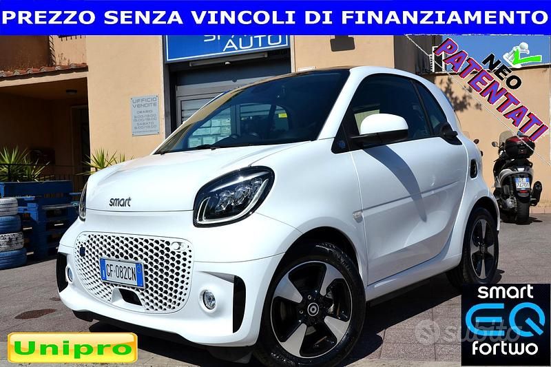 Bianco Usata 2021 Smart ForTwo Electric Drive Passion Due volumi | 12.490 € (Ottimo prezzo) - Immagine 1/4