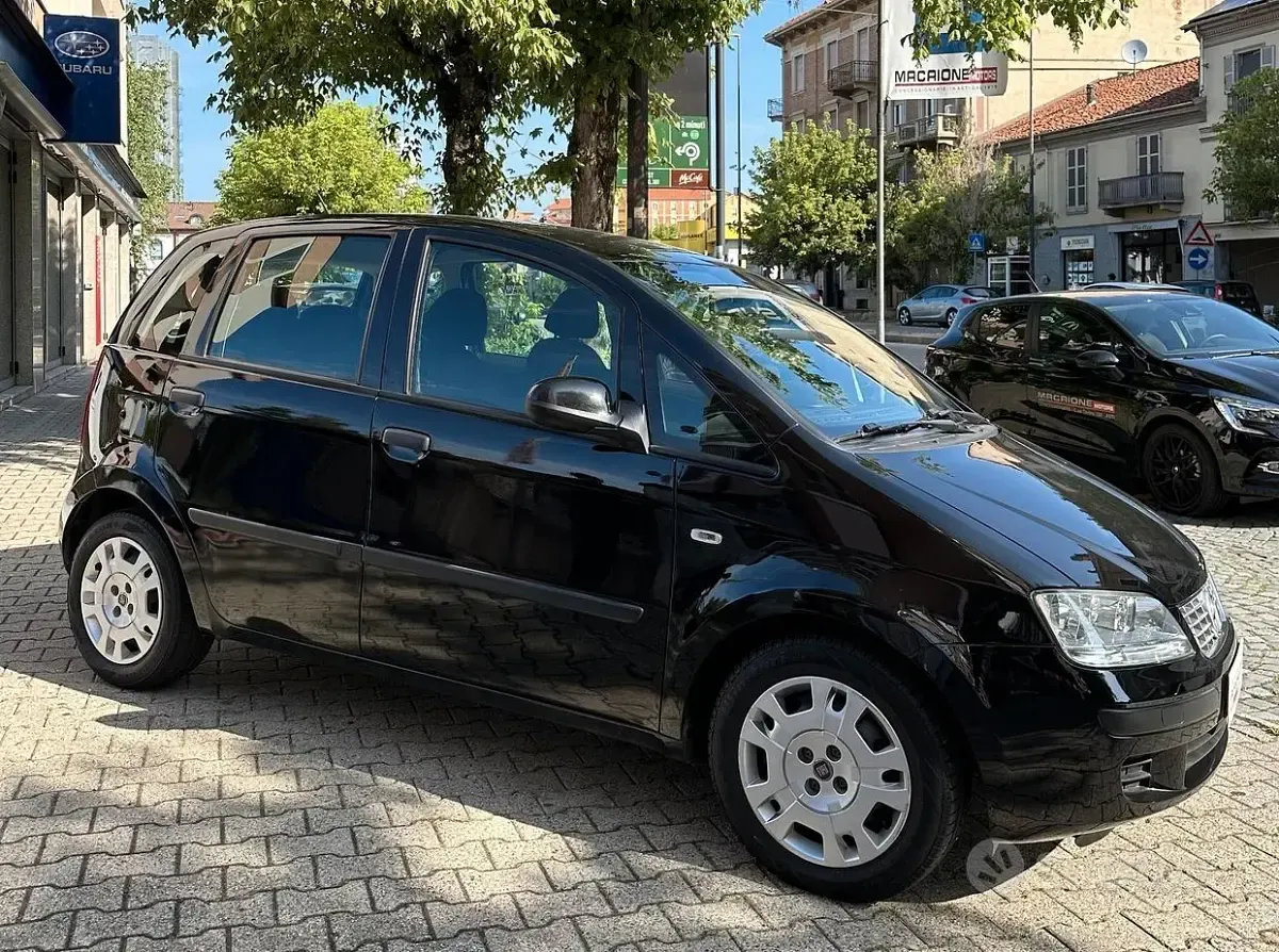 Usata Fiat Idea Dynamic 95 CV (69 kW) 2011 Nero Monovolume